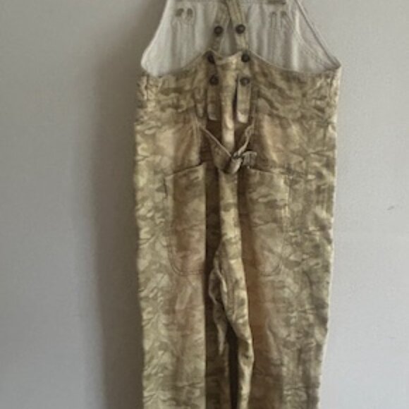 We The Free Way It Goes Camo Bib Adjustable Strap Back Cinch Harem Overalls NEW - Picture 14 of 16